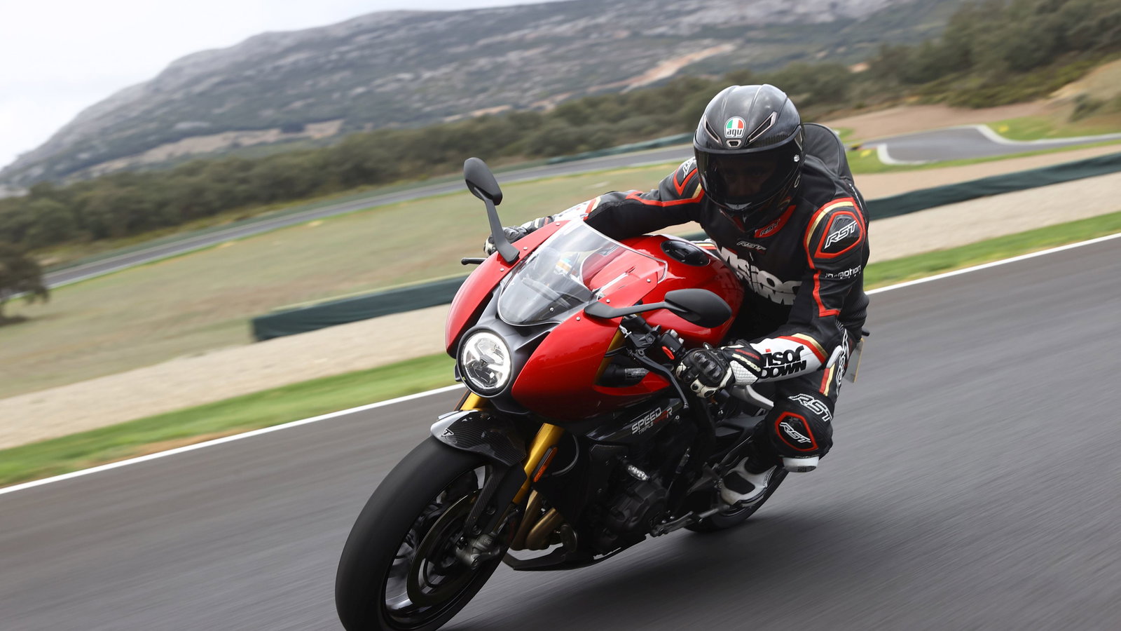 Speed-Triple-1200-RR-Visordown-Review